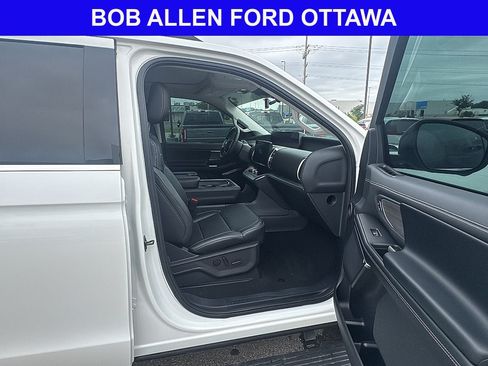 Used 2025 Ford Expedition Max Platinum w/ Driver's Package AWD/4WD image 19