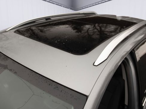 Used 2023 Chevrolet Equinox Premier image 25