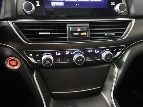 Used 2021 Honda Accord Touring image 17