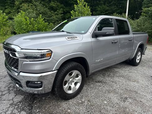 Used 2025 RAM 1500 Big Horn AWD/4WD image 3