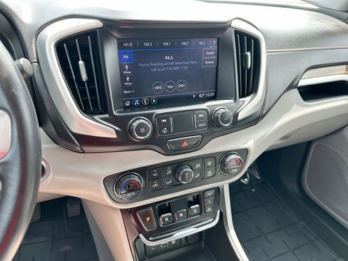 Used 2020 GMC Terrain SLE w/ Driver Convenience Package FWD image 16