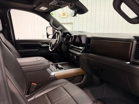 Used 2024 Chevrolet Silverado 2500 High Country w/ Technology Package image 14