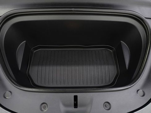 Used 2023 Tesla Model Y Long Range image 21