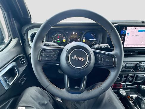 Used 2024 Jeep Wrangler Unlimited AWD/4WD image 11