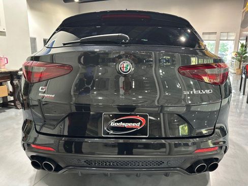 Used 2018 Alfa Romeo Stelvio Quadrifoglio w/ Driver Assist Dynamic Package AWD/4WD image 36