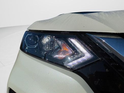 Certified 2022 Nissan Rogue Sport SL image 9