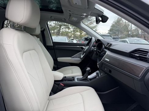Used 2023 Audi Q3 2.0T Premium w/ Convenience Package image 15