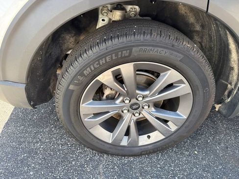 Used 2023 Ford Explorer XLT w/ Equipment Group 202A AWD/4WD image 20