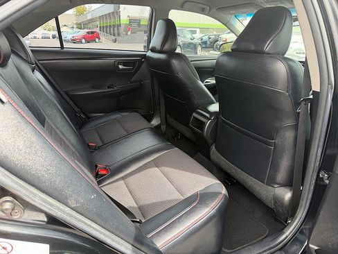 Used 2016 Toyota Camry SE image 14