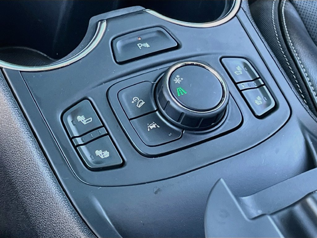 Used 2022 GMC Terrain SLT w/ Tech Package FWD image 19