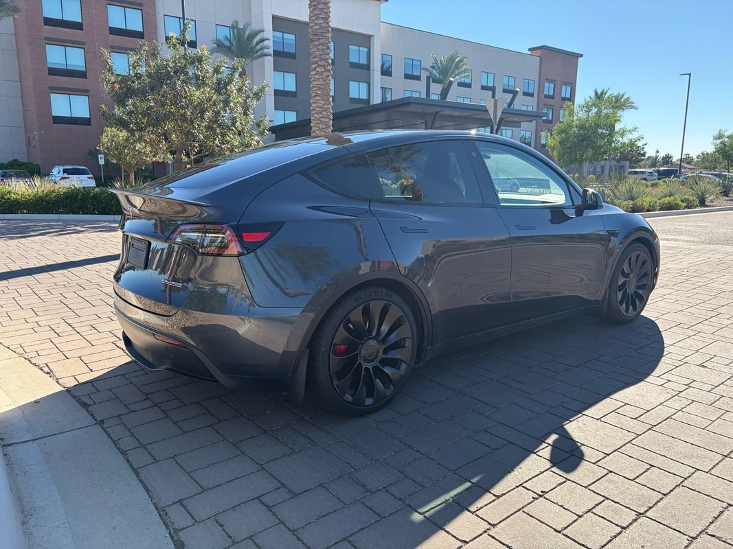 Used 2022 Tesla Model Y Performance AWD/4WD image 4