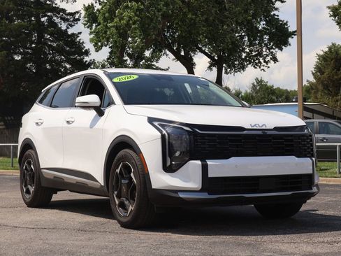 Used 2026 Kia Sportage EX FWD image 1