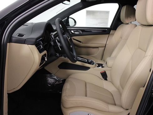 New 2026 Porsche Macan image 5