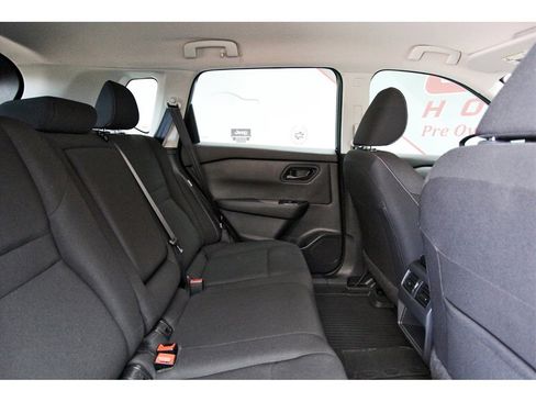 Used 2025 Nissan Rogue S image 9