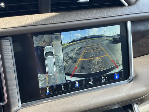 Used 2022 GMC Yukon Denali AWD/4WD image 25