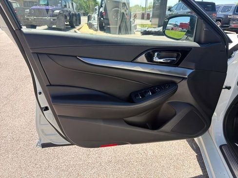 Used 2023 Nissan Maxima SV w/ Floor Mat Group FWD image 22
