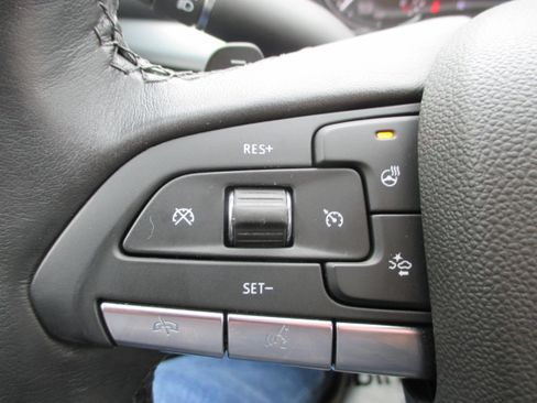 Used 2020 Cadillac XT4 Premium Luxury w/ Cold Weather Package image 28