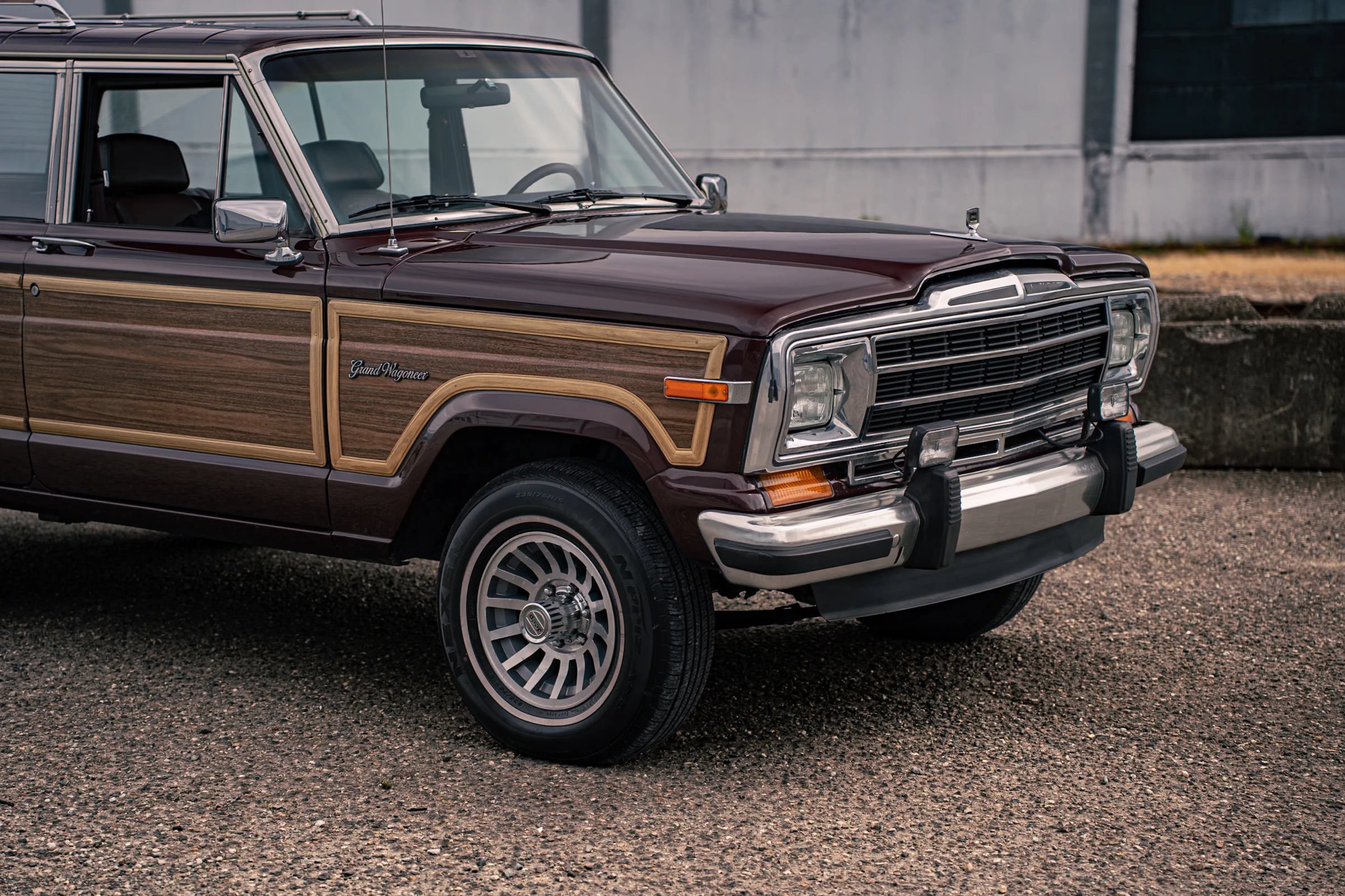 Used 1987 Jeep Grand Wagoneer AWD/4WD image 10
