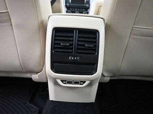 Used 2019 Volkswagen Passat 2.0T Wolfsburg w/ Wheels & Sunroof Package FWD image 34