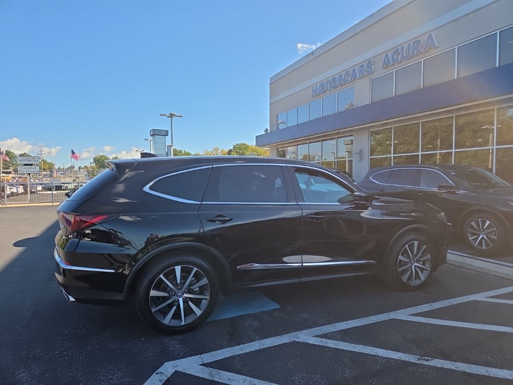 Used 2025 Acura MDX w/ Technology Package AWD/4WD image 4