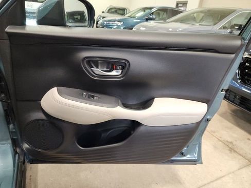 Certified 2023 Honda HR-V LX image 29