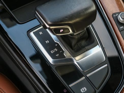 Used 2022 Audi A4 2.0T Premium w/ Convenience Package image 26