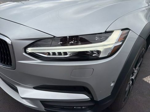 Used 2018 Volvo V90 T6 Cross Country w/ Convenience Package image 9