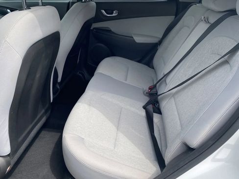 Used 2023 Hyundai Kona SE FWD image 9