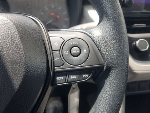 Used 2025 Toyota Corolla Cross L image 20