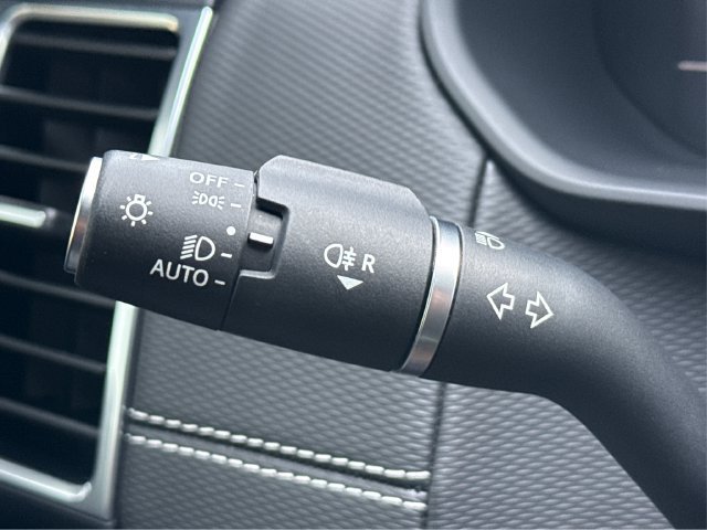 Used 2024 Land Rover Discovery Dynamic SE AWD/4WD image 19