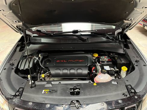 Used 2020 Jeep Compass Limited FWD image 33