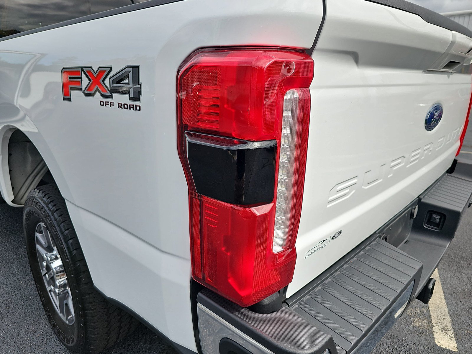 Used 2024 Ford F250 Lariat w/ FX4 Off-Road Package AWD/4WD image 35
