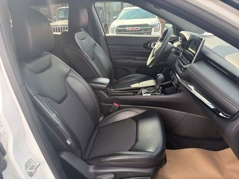 Used 2023 Jeep Compass Altitude image 19