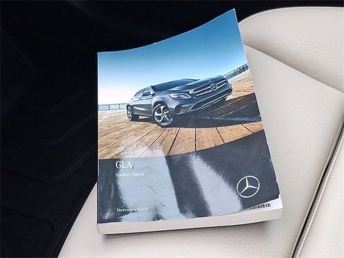 Used 2020 Mercedes-Benz GLA 250 4MATIC image 27