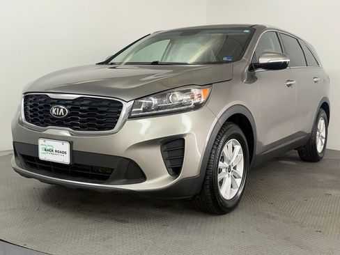 Used 2019 Kia Sorento FWD V6 image 3