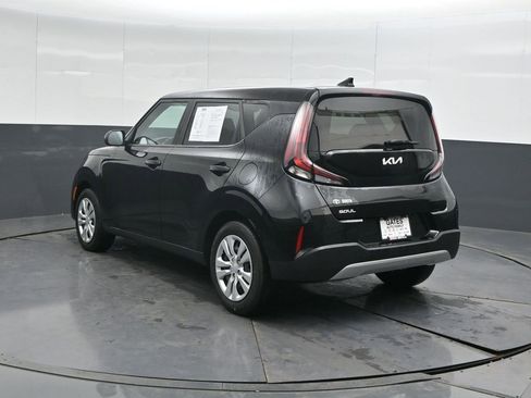 Used 2023 Kia Soul LX image 8