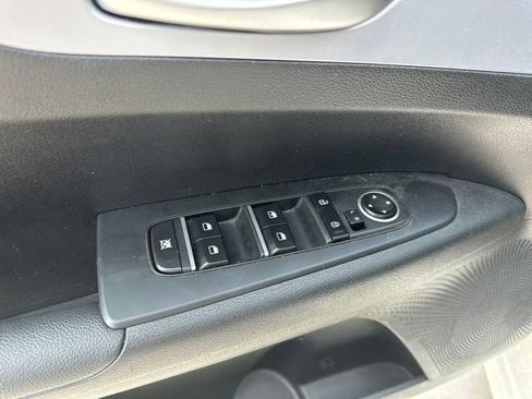 Used 2024 Kia Forte LXS w/ LXS Technology Package FWD image 4