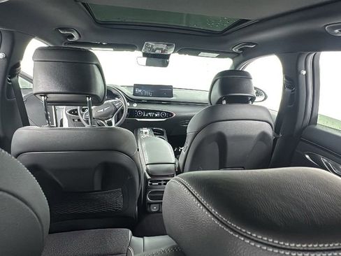 Used 2025 Genesis GV70 3.5T Sport image 18
