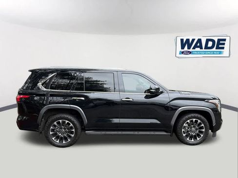 Used 2024 Toyota Sequoia Limited w/ Tow Technology Package RWD image 4