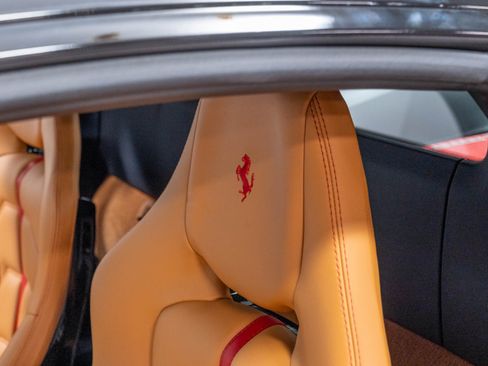 Used 2016 Ferrari 488 GTB RWD image 8