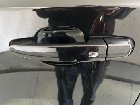 Used 2021 Chevrolet Traverse Premier w/ Redline Edition image 41