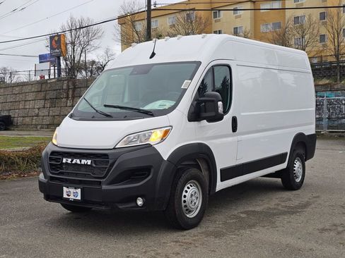 New 2026 RAM ProMaster 2500 w/ Convenience Group image 4