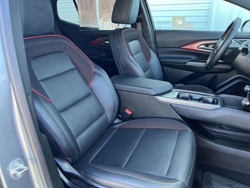 Certified 2024 Chevrolet Equinox EV RS FWD image 30