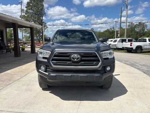 Used 2019 Toyota Tacoma SR5 image 2