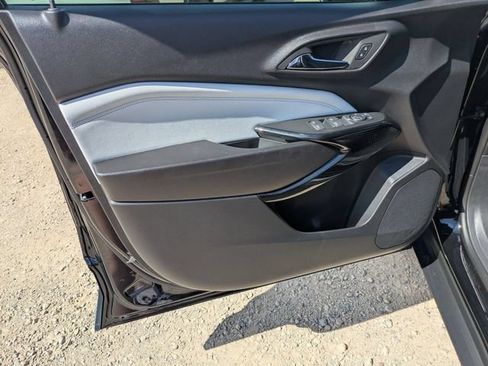 New 2026 Chevrolet Trax LT w/ Driver Confidence Package FWD image 8