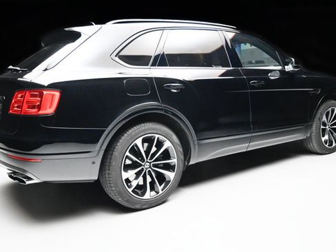 Used 2019 Bentley Bentayga AWD/4WD image 33