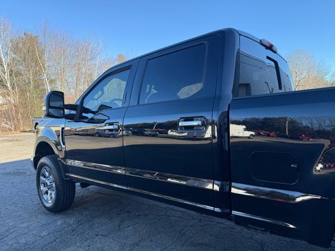 Used 2017 Ford F250 Lariat w/ Chrome Package image 5