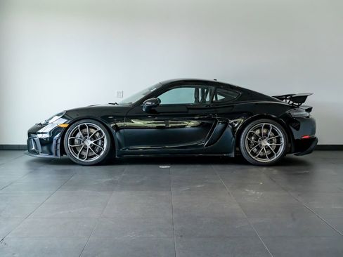Used 2020 Porsche 718 Cayman GT4 RWD image 2