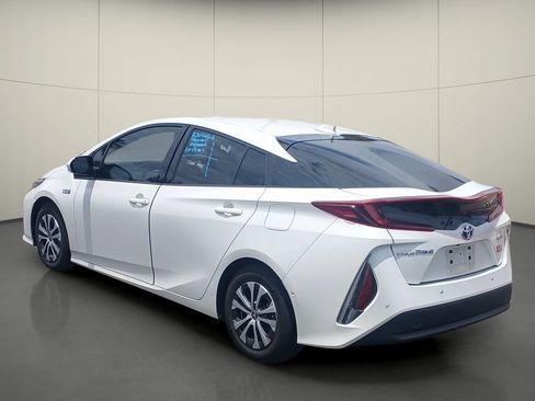 Used 2020 Toyota Prius Prime Limited w/ Carpet Mat Package FWD image 5