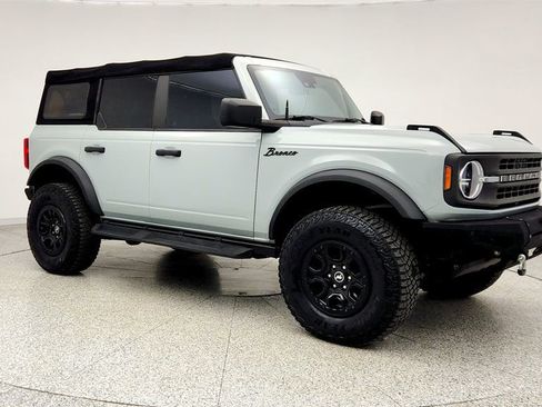 Used 2022 Ford Bronco Black Diamond image 3